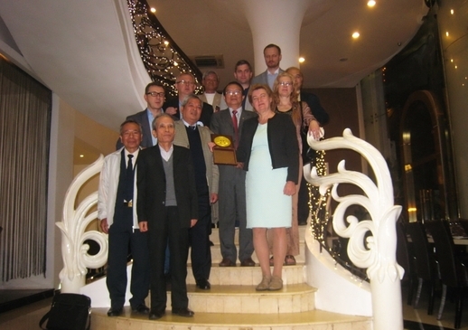 Đoàn đại biểu khoa kim loại màu trường AGH Krakow-Ba Lan thăm Việt Nam