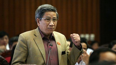 Bỏ phiếu tín nhiệm: Cần được 'bật đèn xanh'