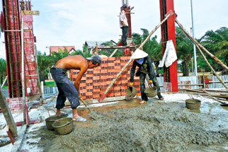 Mua nhà Hà Nội trong cơn “sốt” đất