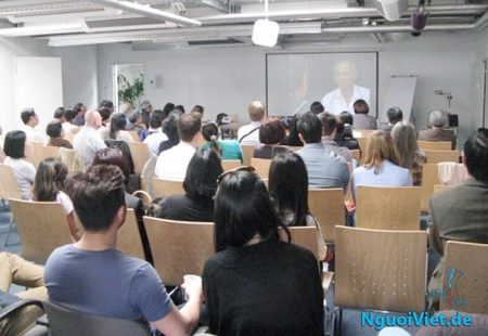 Chiếu phim: „Hoàng Sa Việt Nam-nỗi đau mất mát” tại Warszawa