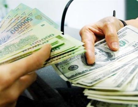 'Việt Nam không nên phá giá tiền đồng'