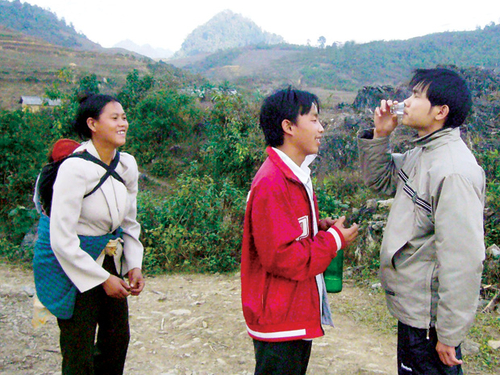 Rượu ngô – quà tặng từ cao nguyên đá