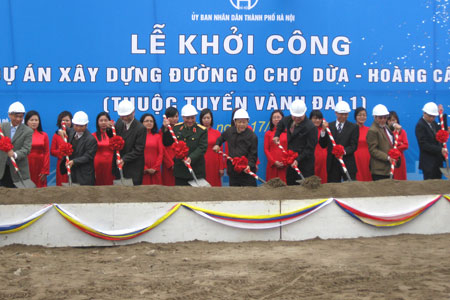 Hà Nội chi hơn 600 tỷ đồng làm nửa km đường