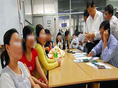 Đàn bà Việt "đẻ thuê" và tương lai những đứa trẻ?