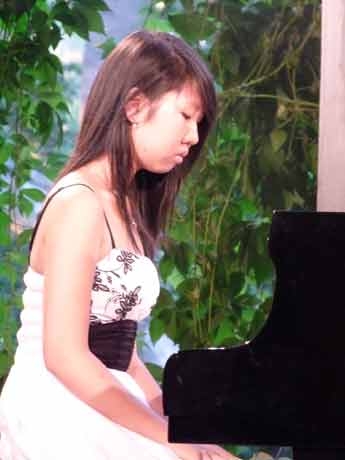 Thu Quỳnh đoạt giải 3 cuộc thi Konkurs piano toàn quốc hệ trung cấp Ba Lan