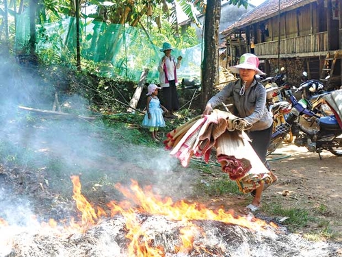 Sống trong sợ hãi ở vùng bệnh “lạ”