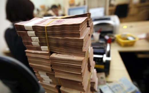 Phá đáy lãi suất và vòng xoáy rủi ro mới