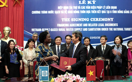 'Đưa tiền trước rồi mọi thứ sẽ dễ dàng’