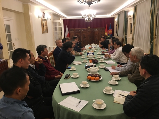 Đại sứ quán họp bàn với tổ chức Cộng đồng người Việt tháo gỡ khó khăn kinh doanh tại Ba Lan