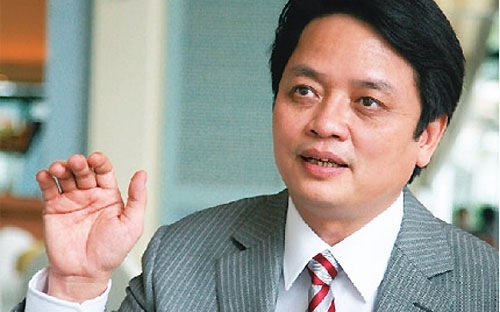 “Kích cầu qua vốn ưu đãi và… casino”