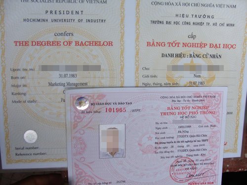 Bằng giả: Sờ đâu dính đó!