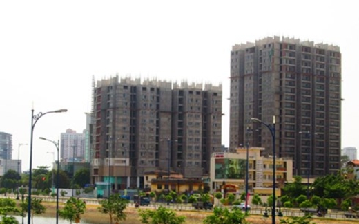 Giao dịch nhà đất Hà Nội giảm 25%, Sài Gòn nhích nhẹ