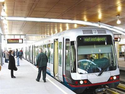 Tàu điện ngầm Hà Nội: Tưởng gần hóa xa
