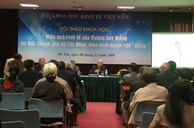 Tiếp tục “bất phân thắng bại” về đường bay vàng