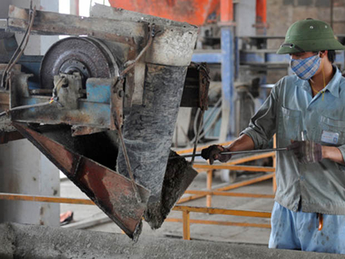 Ân hạn thuế: đừng vì con sâu làm rầu nồi canh…