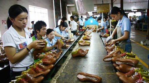 “Khóc” theo thị trường ngoại