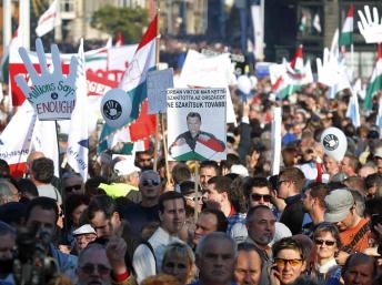 Hungary: Đọ sức chính trị nhân kỷ niệm 56 năm cuộc nổi dậy chống Liên Xô