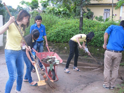 Người đẹp vụ "từ thiện 1,5 triệu đồng" thanh minh