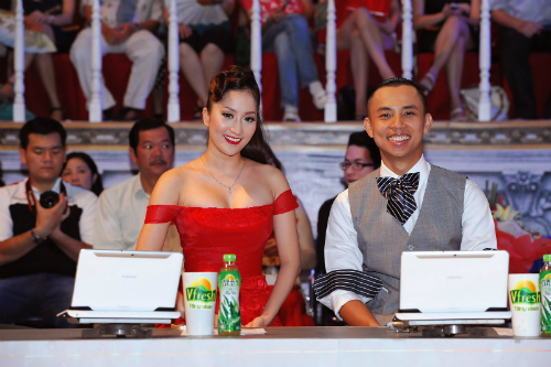 Ngồi “ghế nóng” với cát-sê “khủng”