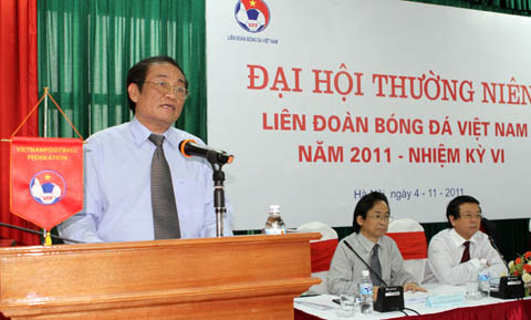 Bầu Kiên tiếp tục "đại náo" VFF