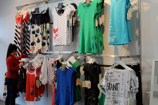 Ai bảo đi"Tây" là sướng!
       Phần 8- Đồng tiền từ buôn bán chợ lẻ