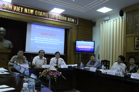 Bất ngờ trong việc công khai xét giải thưởng