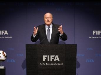FIFA muốn dẹp yên cáo giác quan chức Liên đoàn tham nhũng