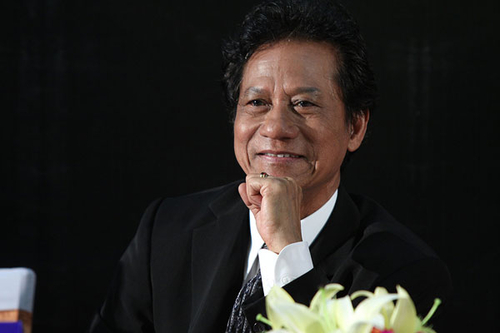 Chế Linh đột quỵ, hủy show Sài Gòn vì không được cấp phép