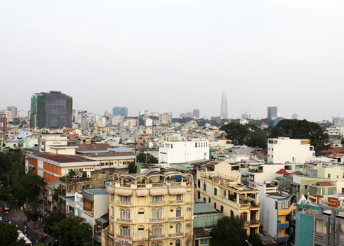 Đất nền TP HCM tăng giá, căn hộ giao dịch chậm