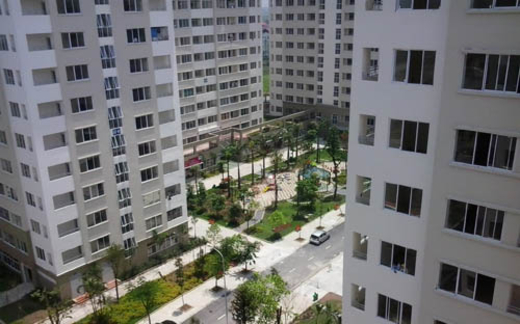 Đại gia bất động sản tuyệt vọng nhìn khách giữ chặt túi tiền