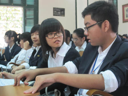 Học sinh đánh nhau rồi tung clip như "mốt": Ngành giáo dục bất lực?