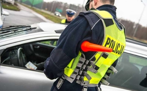 Hoạt động mới của cảnh sát giao thông BL. Ngồi ghế sau của xe bạn cũng có thể nhận vé phạt