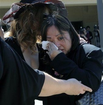 Hơn 600 người khóc tiễn biệt Annie Le