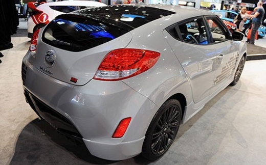 Chiếc xe, cái thẻ và chữ ký
