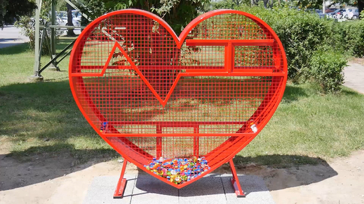 Thùng trái tim: Cách người Ba Lan vừa làm từ thiện, vừa yêu môi trường