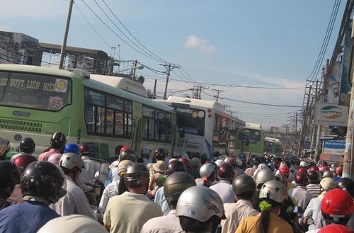 Xe máy, nghiệp chướng và nghiệp sống (Kỳ 2)