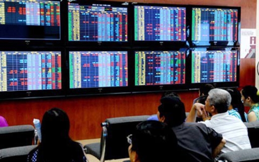 Đắm đuối cổ phiếu địa ốc giá bèo