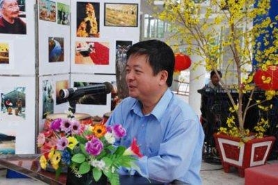 Chủ tịch Hội Nhạc sĩ bị tố 'đá bóng kiêm thổi còi'