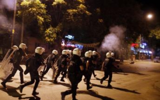 Cảnh sát Thổ Nhĩ Kỳ giải tán biểu tình ở quảng trường Taksim