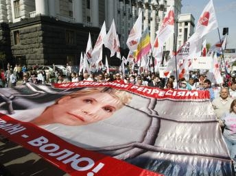 Bác sĩ Đức kêu gọi Ukraina cho bà Timochenko được sang châu Âu chữa trị