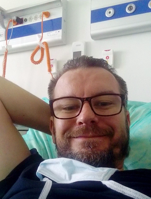 Kraków. Một bệnh nhân đã phục hồi sức khỏe mô tả lại, anh đã chiến thắng coronavirus như thế nào. "Khi tôi đã bị lây nhiễm thì tôi đã hiểu rằng, một đất nước đầy sự giả dối và hoang tưởng là thế nào"