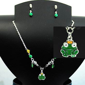 Nữ trang trẻ em: Ngập hàng Trung Quốc