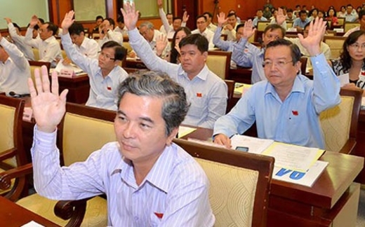 Tp.HCM thống nhất tách 13 quận thành chính quyền riêng biệt