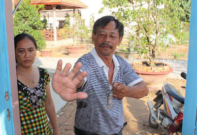 Phát ngôn&Hành động: "Sướng quan", "nhiều sâu" và ...dọa dân