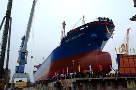 Khó khăn nên phải thắt lưng buộc bụng