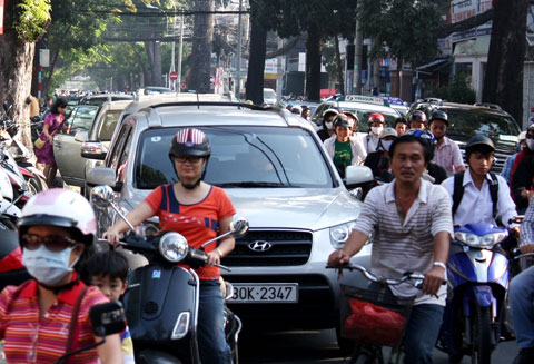 Rút kinh nghiệm từ Hà Nội để đổi giờ ở TP HCM