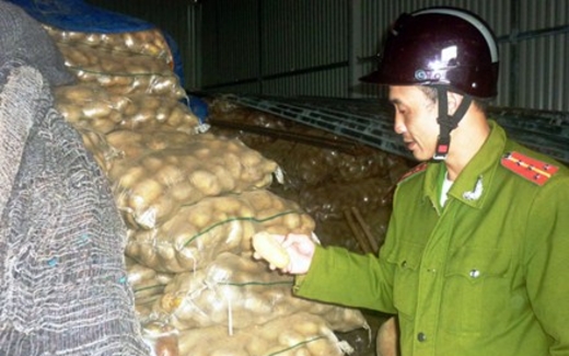 Tiếp tay cho hàng độc