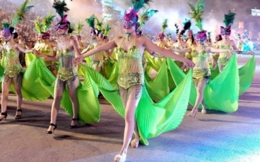 Khi nào xã hội không còn bị ngợp những cái "nhất"?