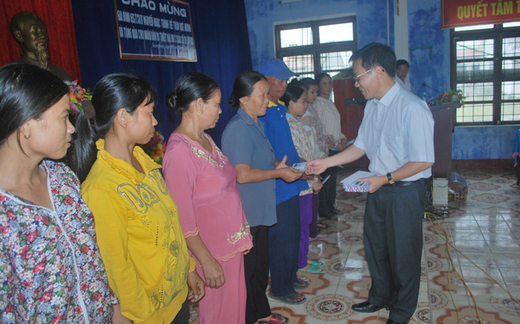 Cộng đồng Việt Nam tại Ba Lan hỗ trợ 100 triệu đồng giúp đồng bào Quảng Bình khắc phục hậu quả thiên tai