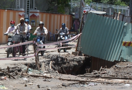 TPHCM: Lô cốt vẫn ngổn ngang trước dịp lễ 2/9